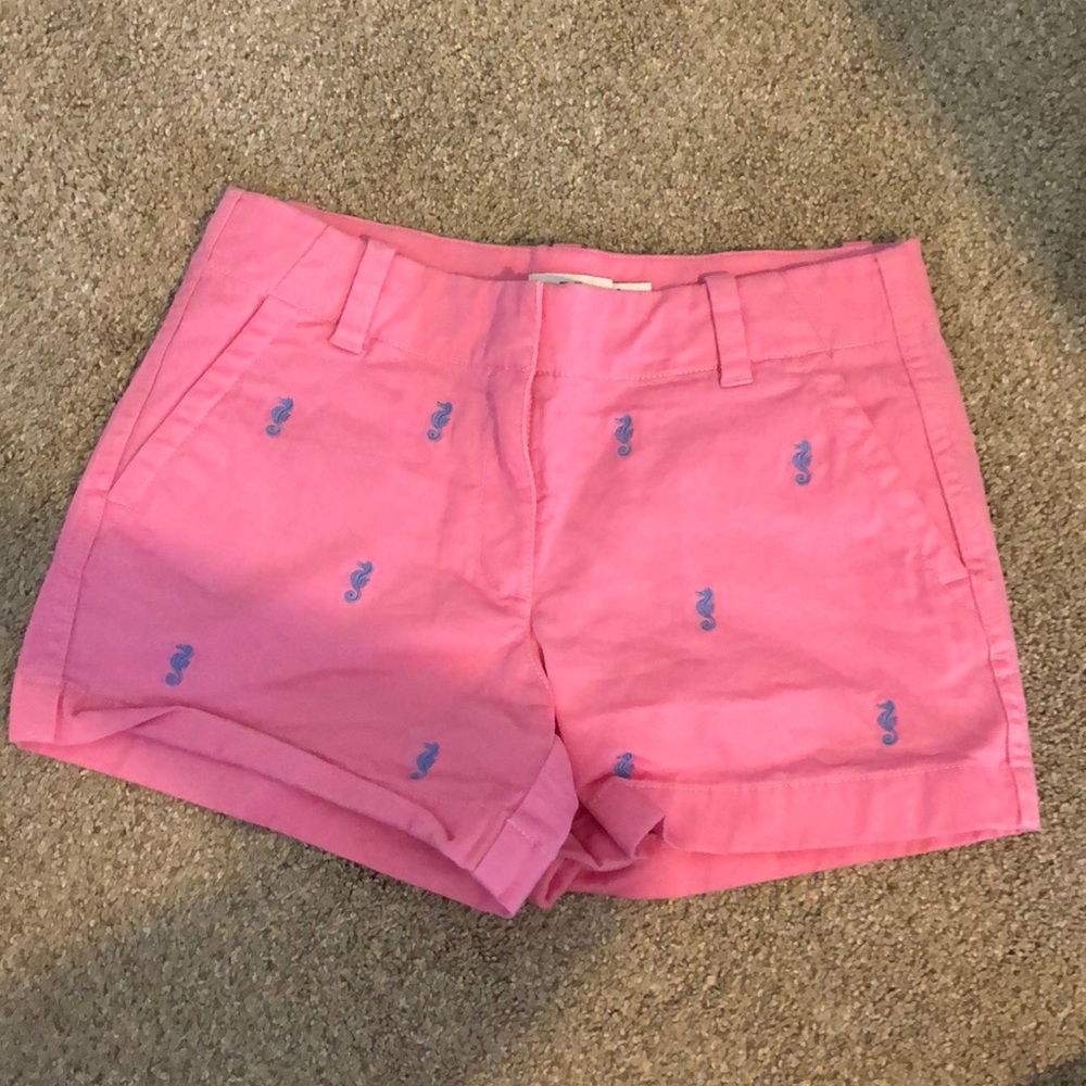 Pink vineyard vines girl shorts!